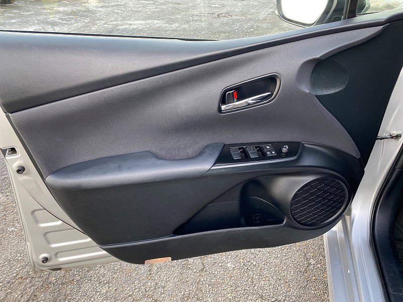 Used 2022 Toyota Prius Prime Limited image 24