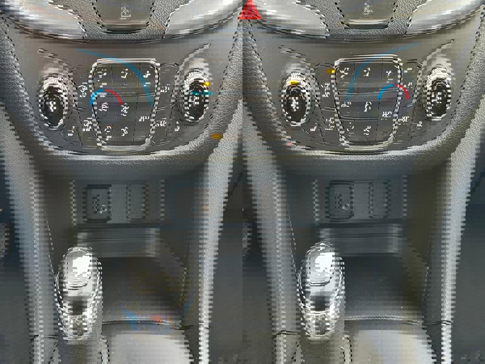 Used 2018 Chevrolet Equinox LT image 10