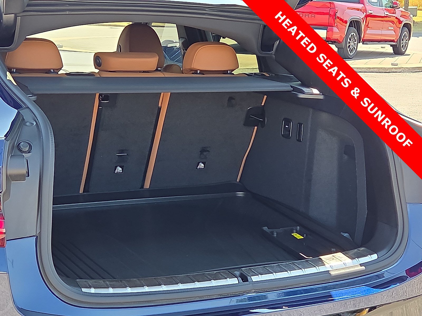 Used 2025 BMW X4 xDrive30i w/ Premium Package AWD/4WD image 9