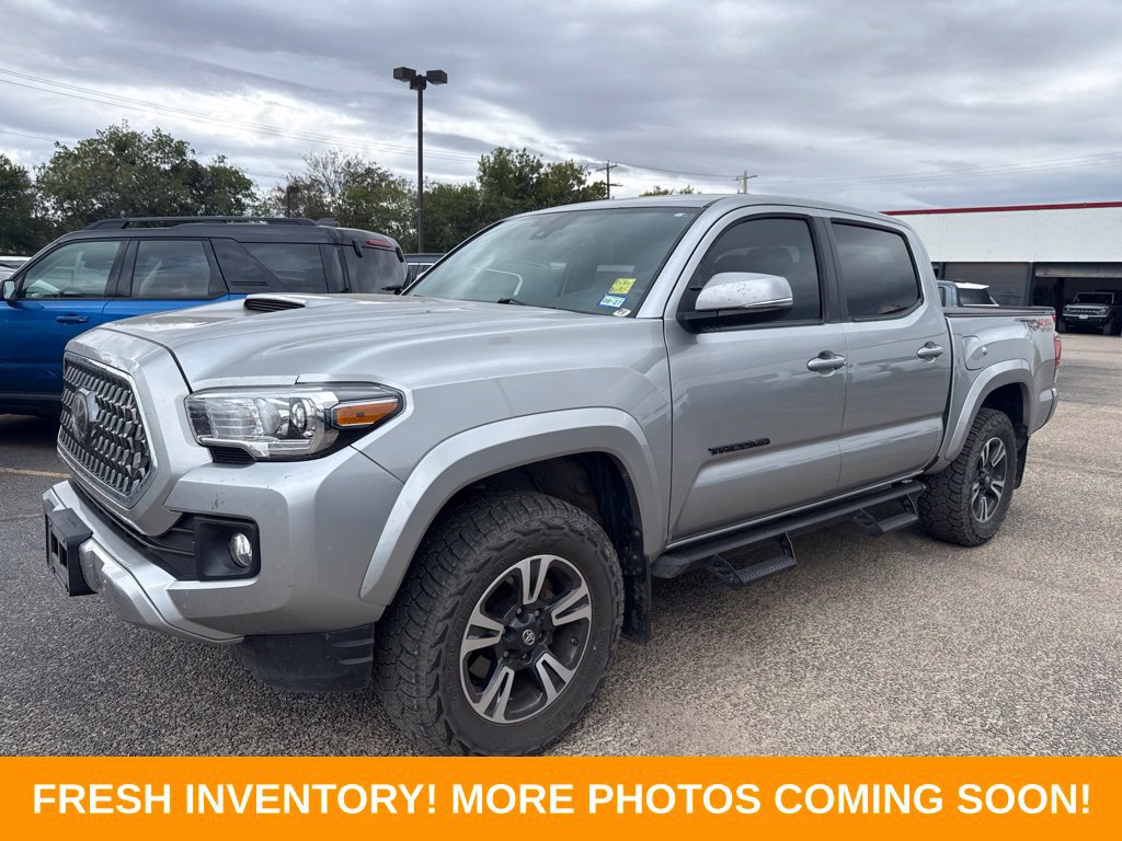 Used 2018 Toyota Tacoma TRD Sport w/ Technology Package AWD/4WD image 5
