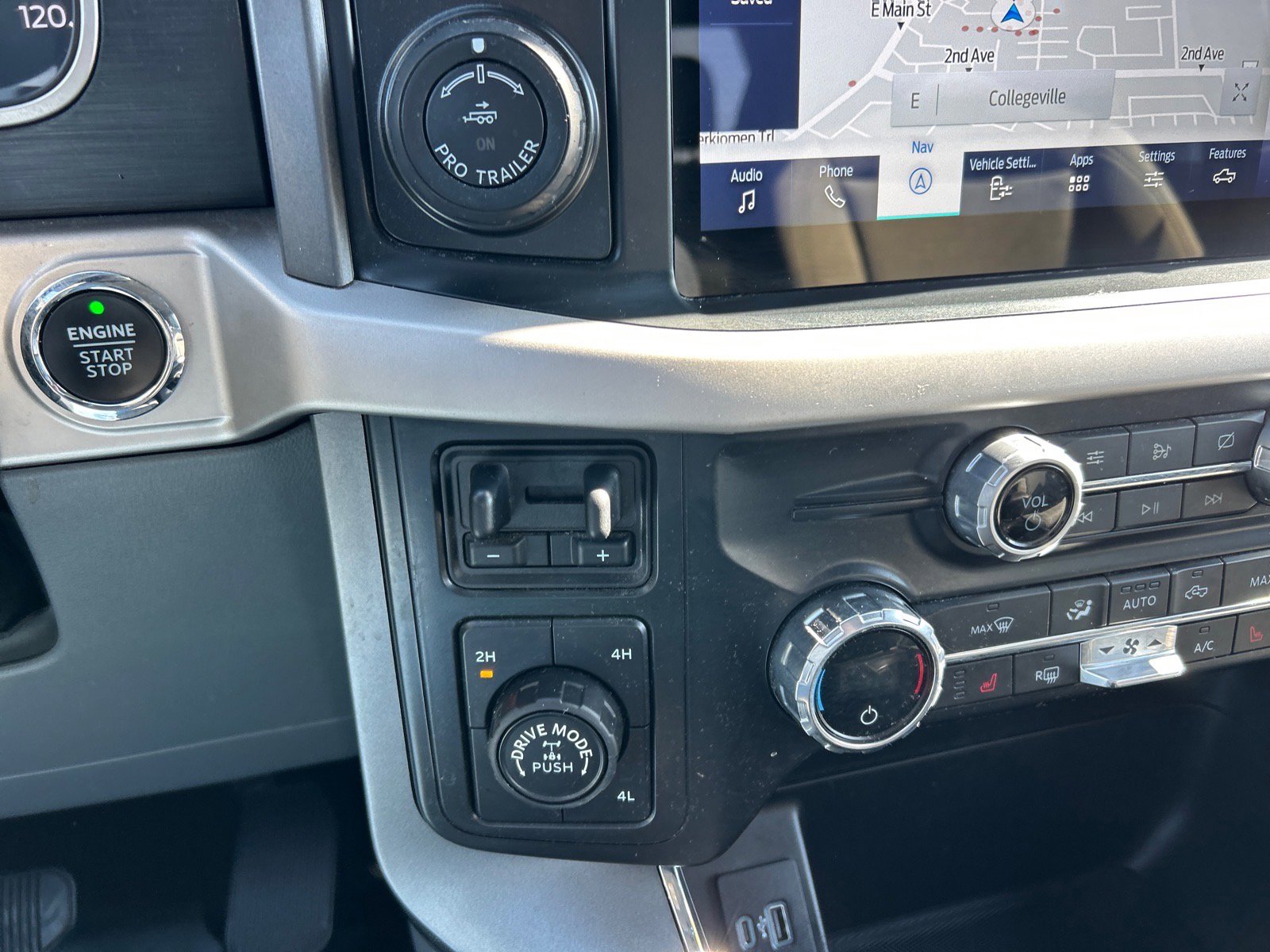 Certified 2021 Ford F150 XLT w/ Equipment Group 302A High image 28