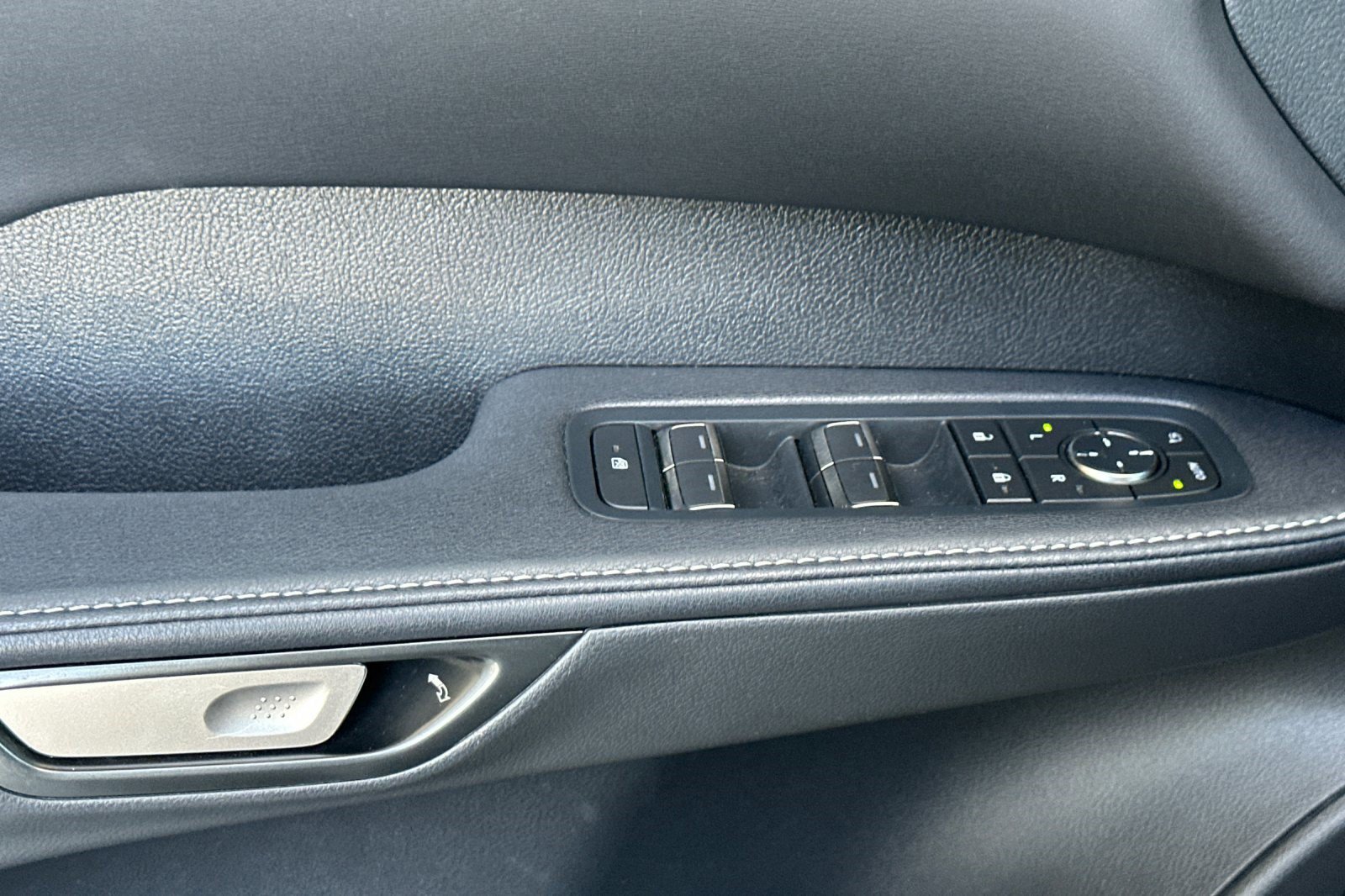 Used 2025 Lexus RX 350 FWD w/ Accessory Package image 14