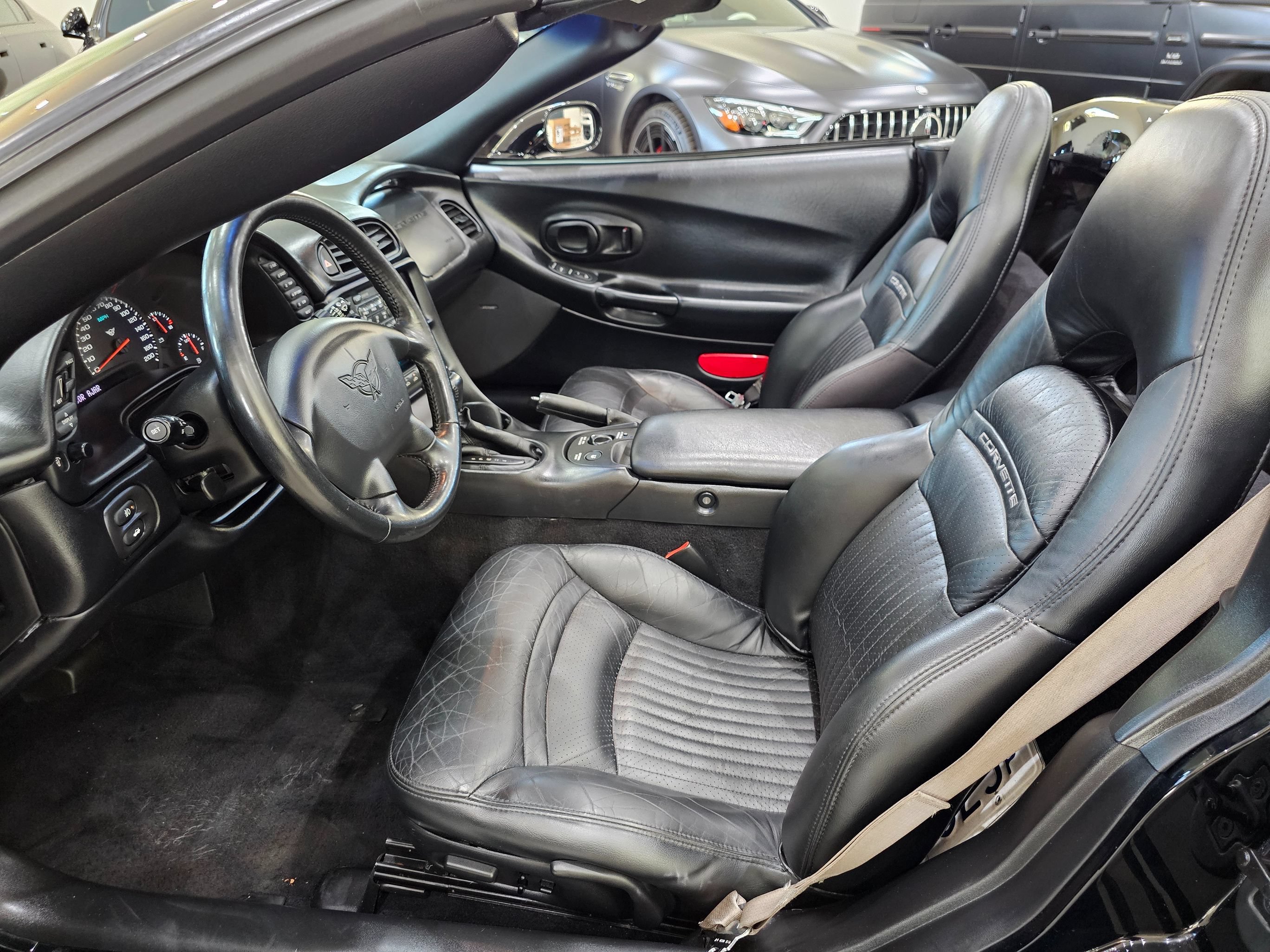 Used 2004 Chevrolet Corvette Convertible w/ Preferred Equipment Group RWD image 26