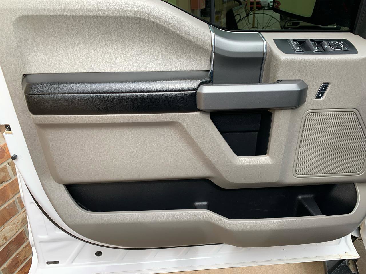 Used 2015 Ford F150 XLT w/ Equipment Group 302A Luxury image 26