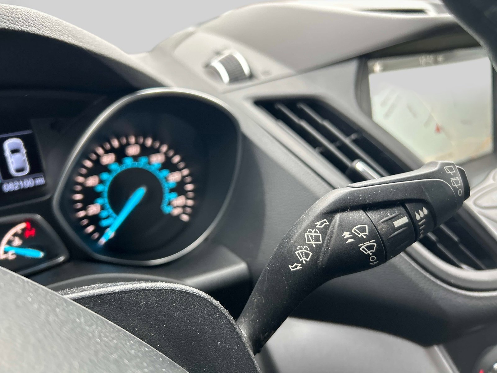 Used 2016 Ford Escape SE w/ SE Leather Comfort Package image 27