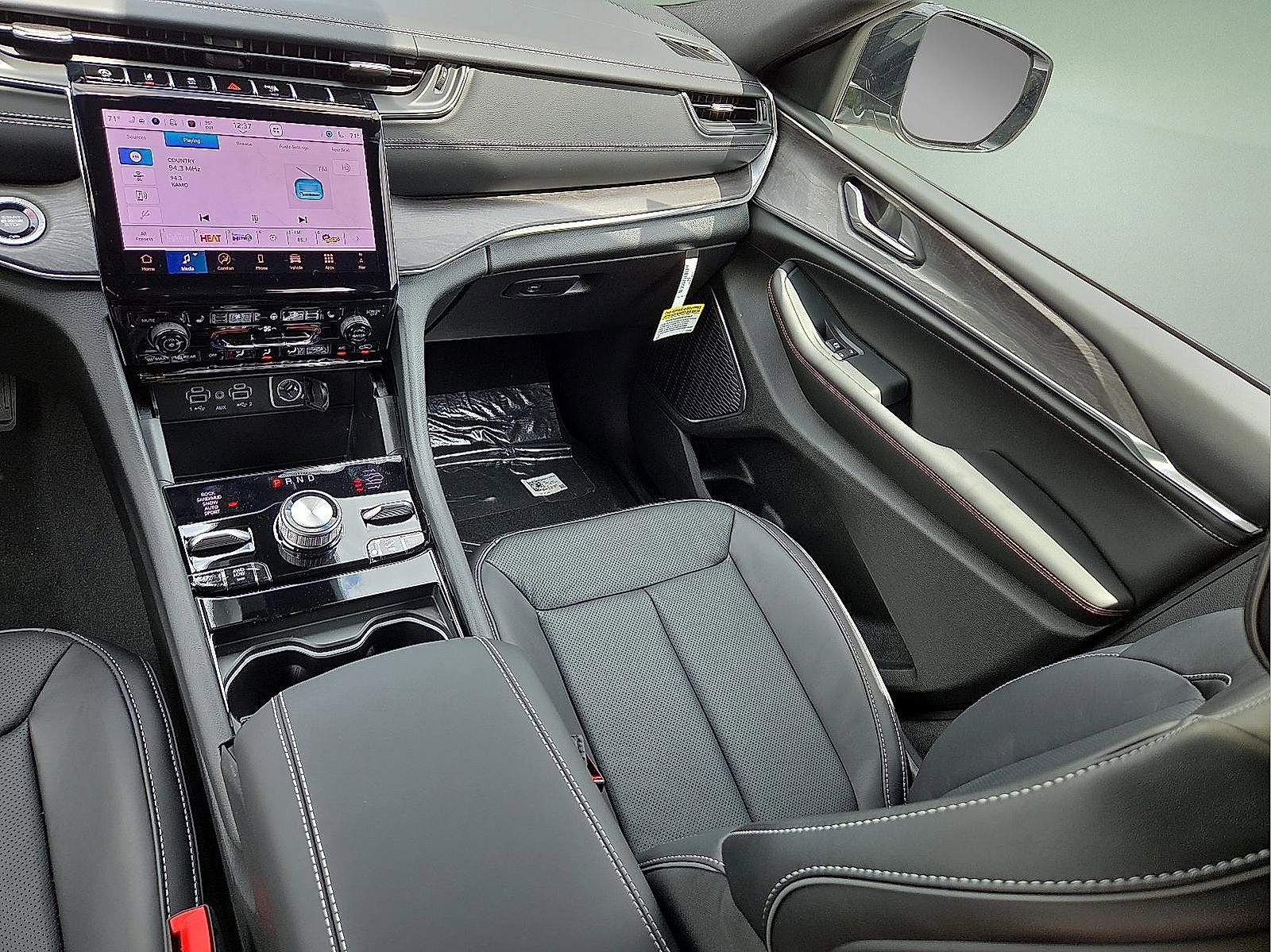 New 2025 Jeep Grand Cherokee L Overland w/ Rear Seat Video Group I image 10