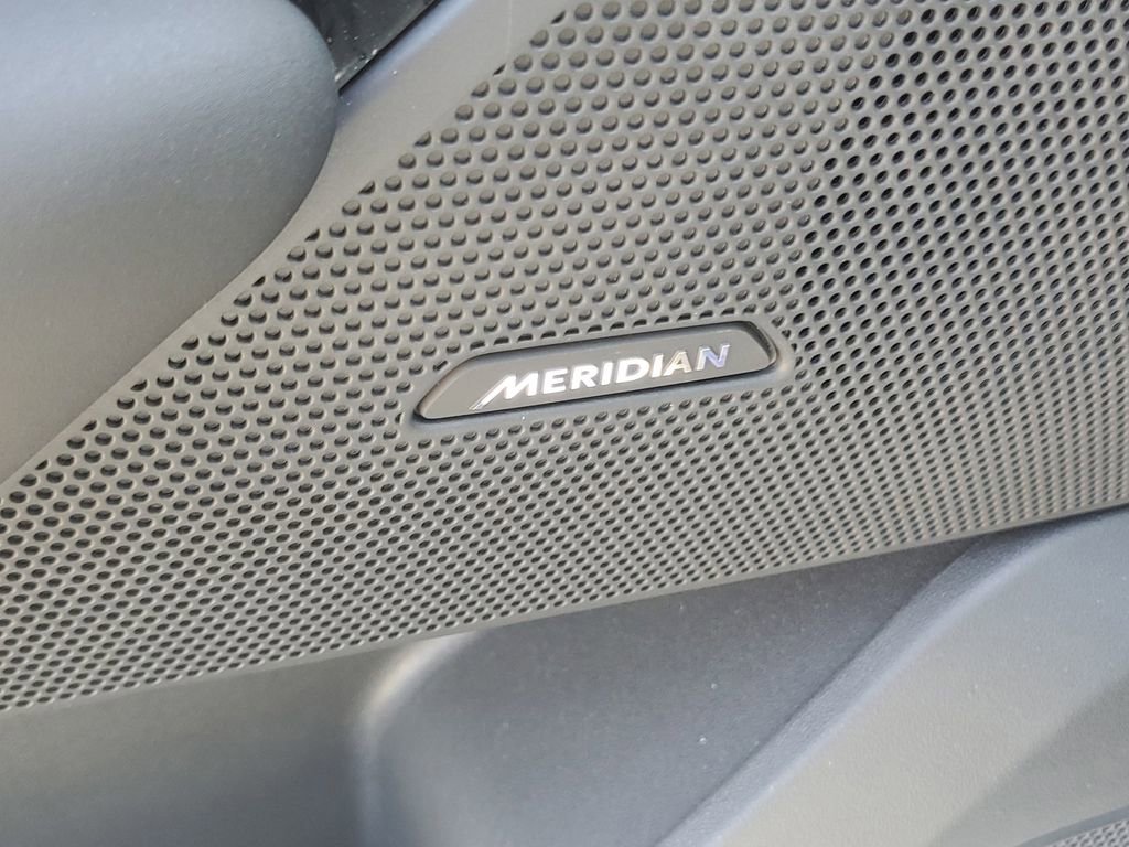 Used 2026 Land Rover Range Rover Velar Dynamic SE AWD/4WD image 10