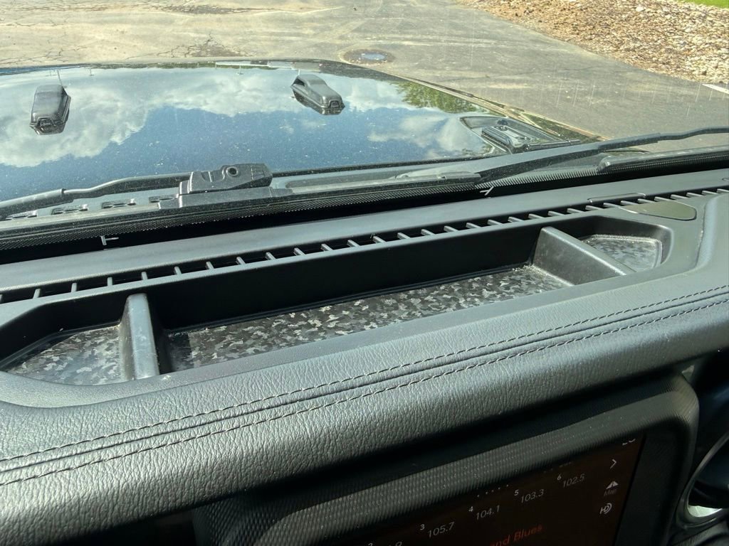 Used 2022 Jeep Wrangler Unlimited Sahara AWD/4WD image 23