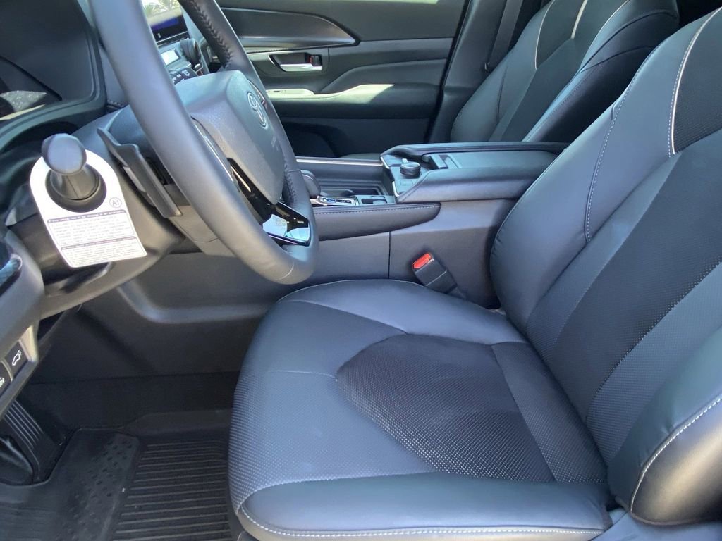 Certified 2026 Toyota Grand Highlander AWD Hybrid image 24