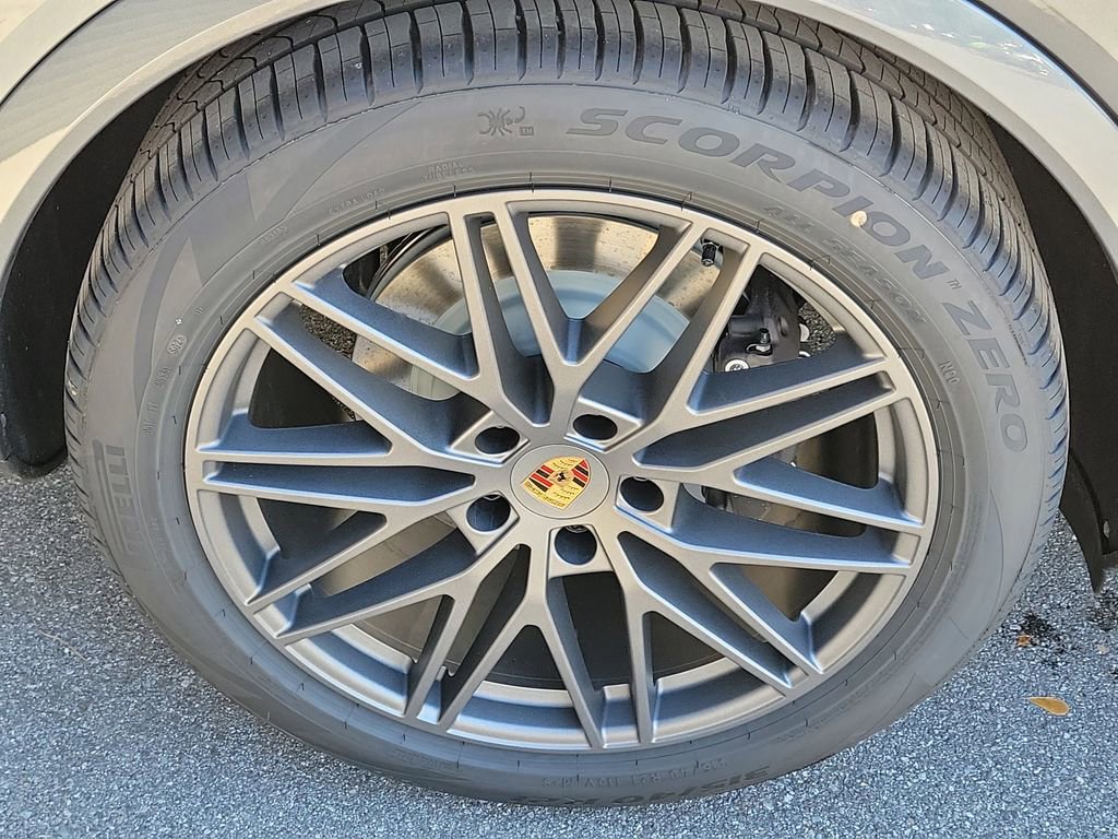 New 2026 Porsche Cayenne image 14
