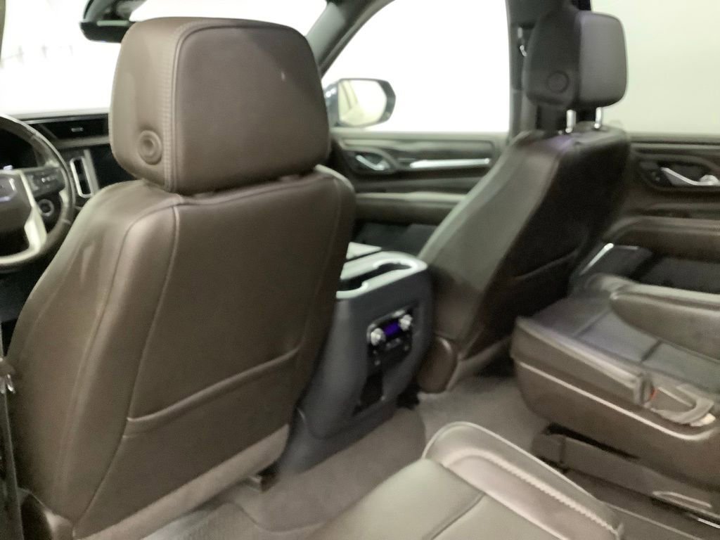 Used 2022 GMC Yukon XL Denali w/ Denali Premium Package AWD/4WD image 8