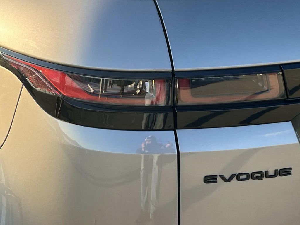 Used 2022 Land Rover Range Rover Evoque R-Dynamic SE image 8