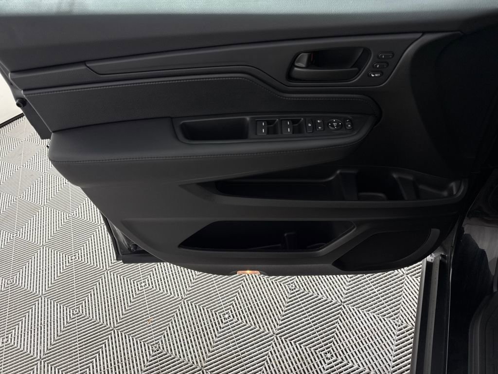 Used 2025 Honda Odyssey EX-L image 10
