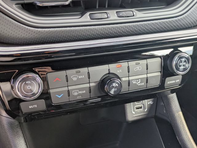 New 2026 Jeep Compass Latitude AWD/4WD image 22