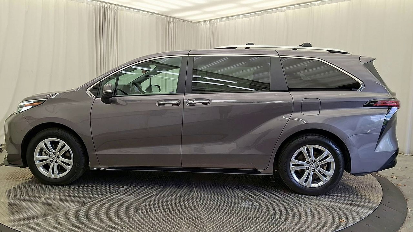 Certified 2023 Toyota Sienna Platinum AWD/4WD image 8