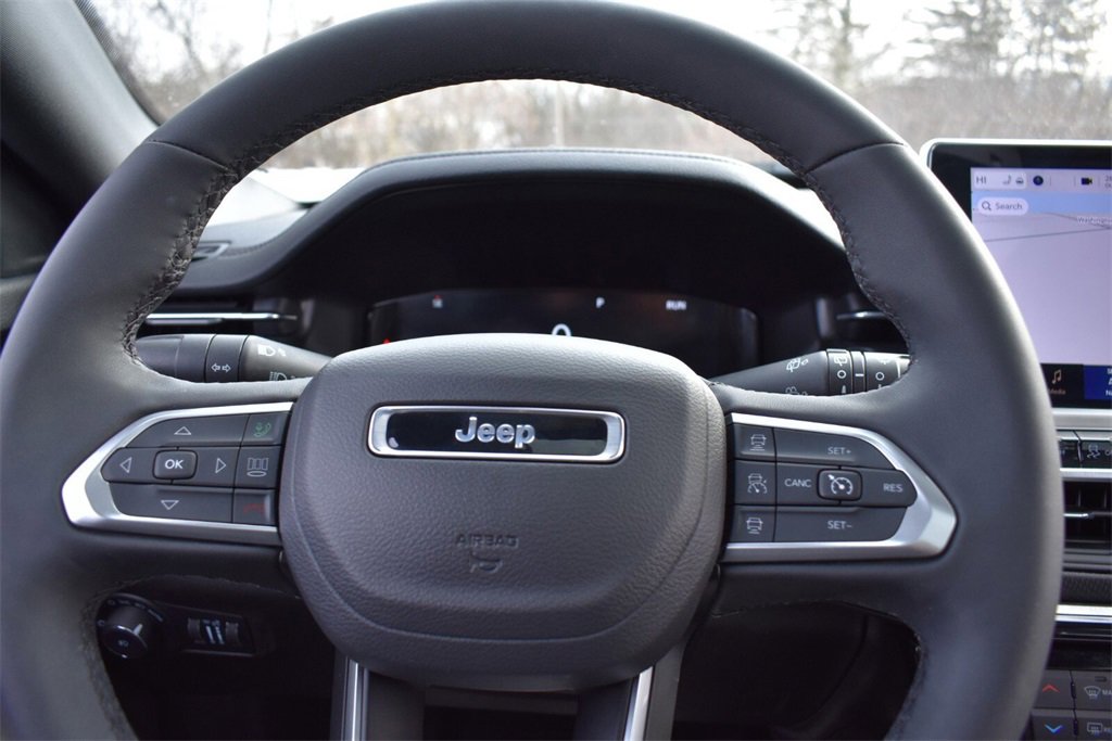 Used 2025 Jeep Compass Limited w/ High Altitude Package image 15