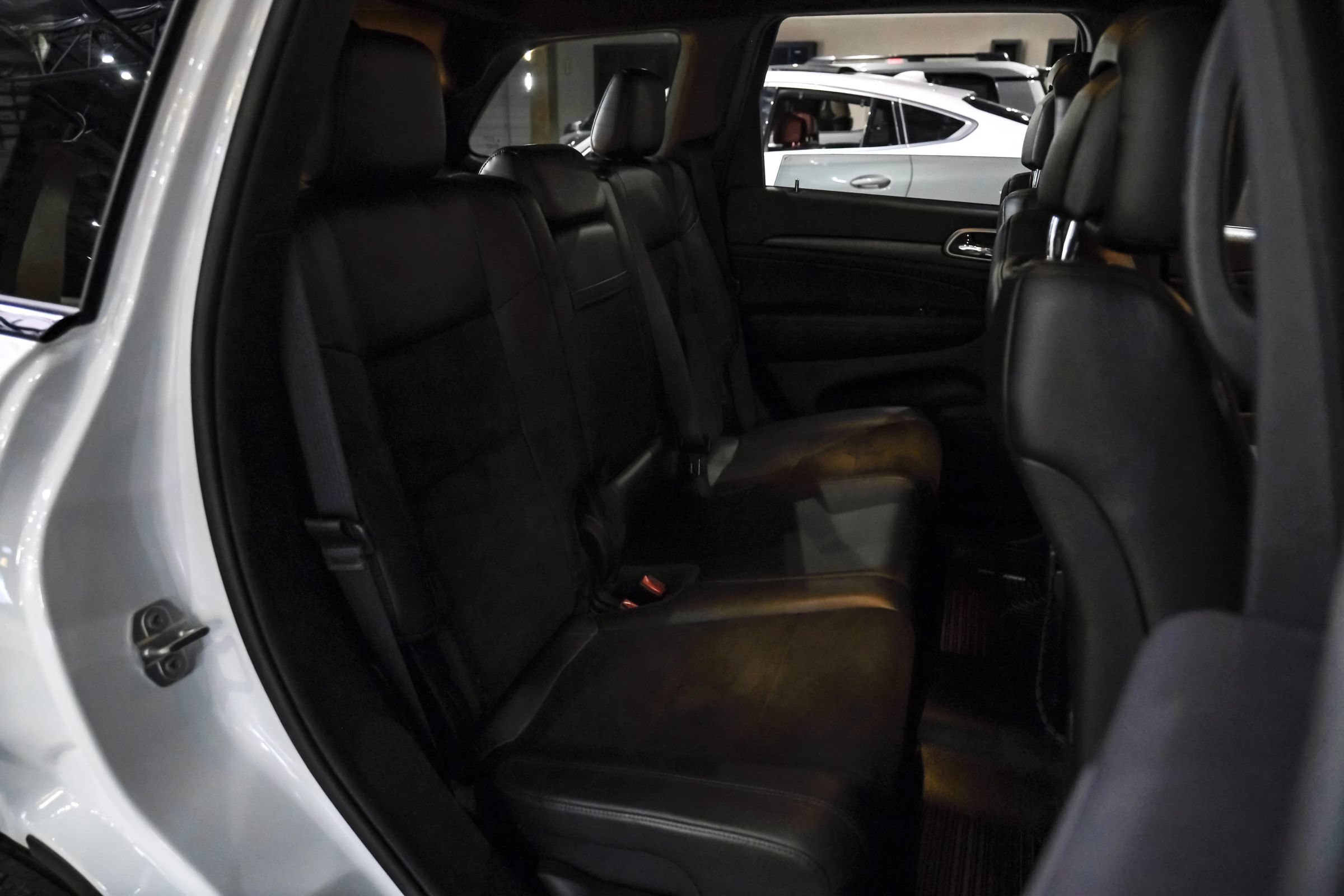 Used 2018 Jeep Grand Cherokee Altitude AWD/4WD image 33