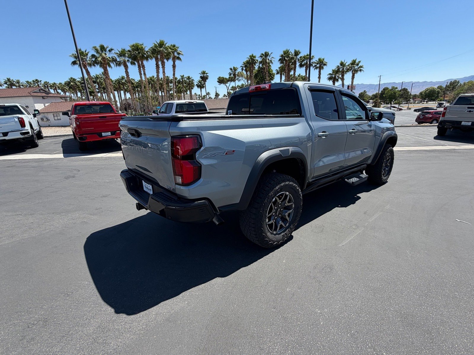 Used 2025 Chevrolet Colorado ZR2 w/ Technology Package AWD/4WD image 3