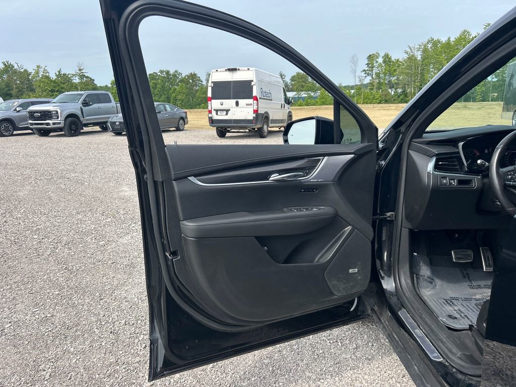 Used 2023 Cadillac XT6 Sport image 10