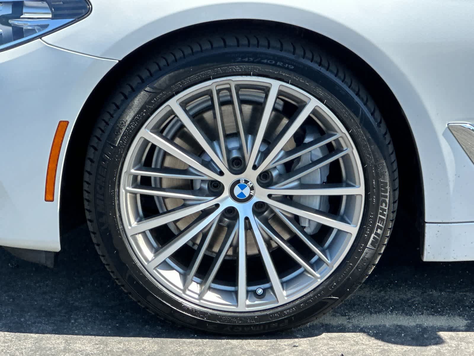 Used 2018 BMW 540i RWD image 26