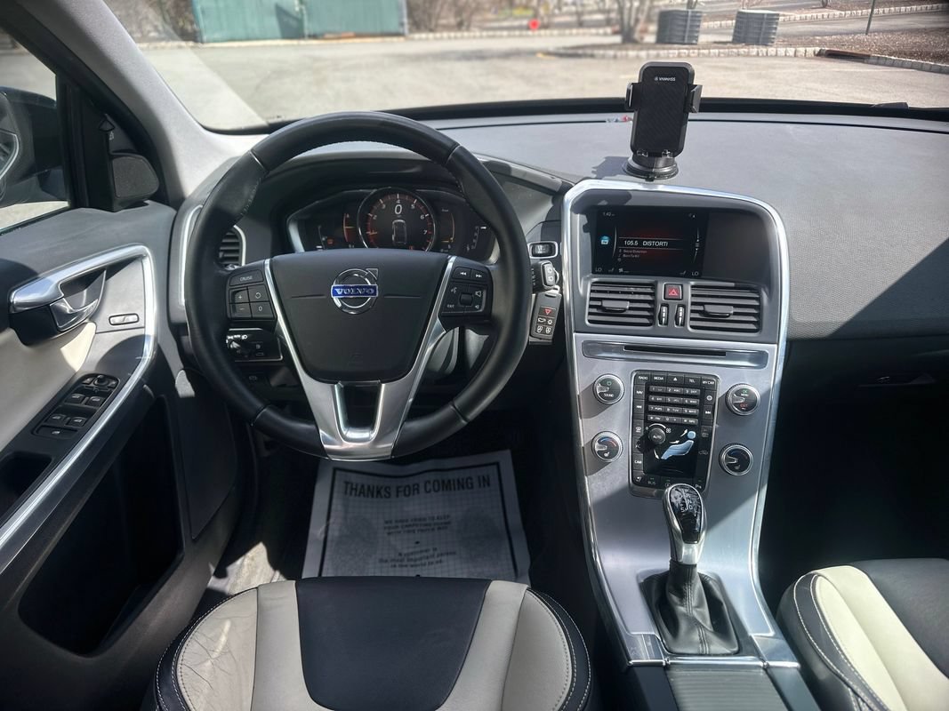 Used 2017 Volvo XC60 T6 Dynamic w/ Preferred Option Package AWD/4WD image 22