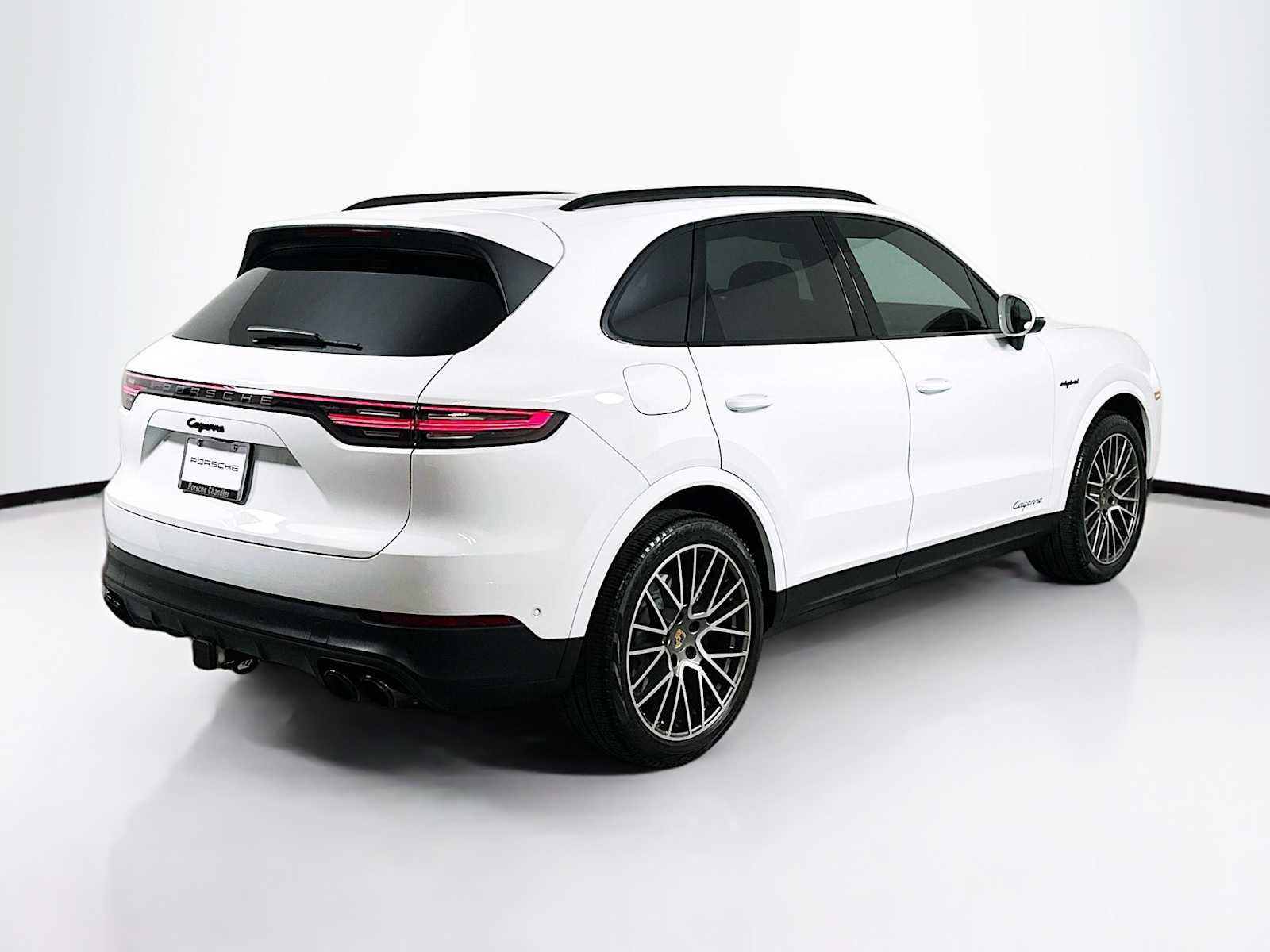 Certified 2022 Porsche Cayenne Platinum Edition AWD/4WD image 9