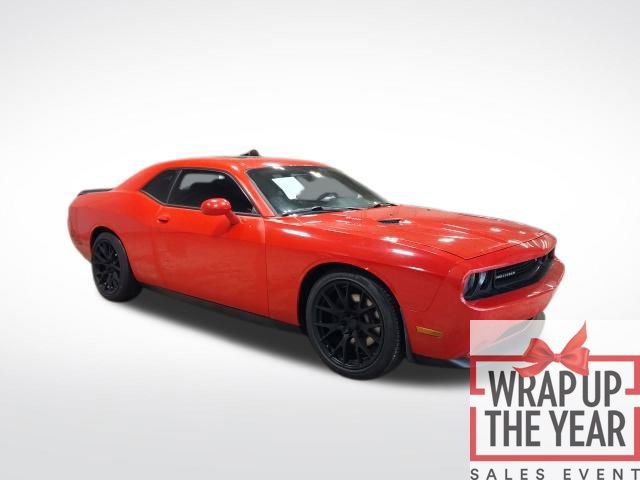 Used 2014 Dodge Challenger R/T w/ Blacktop Package video 2