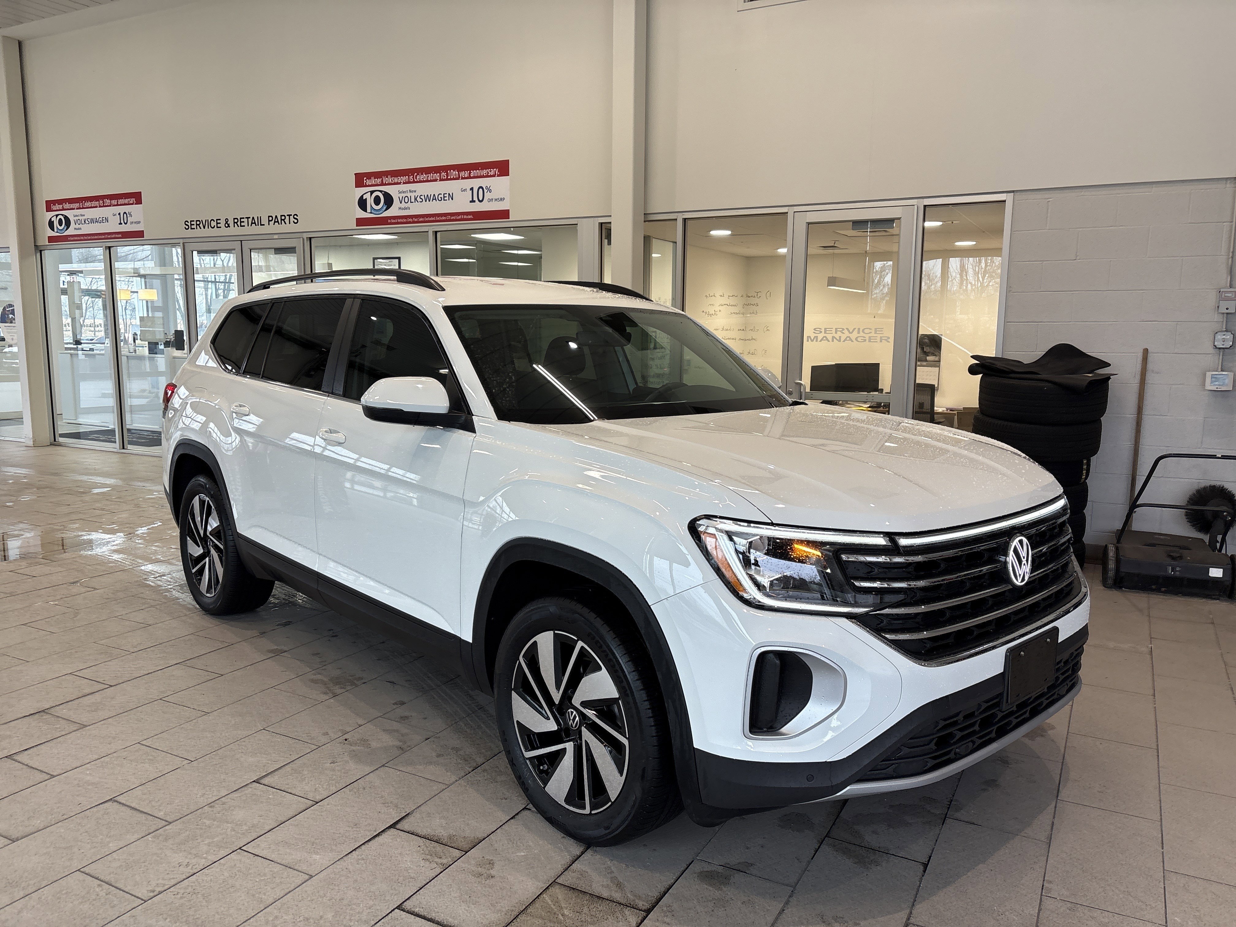 Certified 2024 Volkswagen Atlas SE image 3