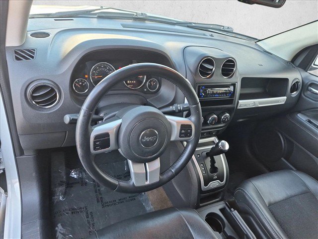 Used 2017 Jeep Compass Latitude AWD/4WD image 10