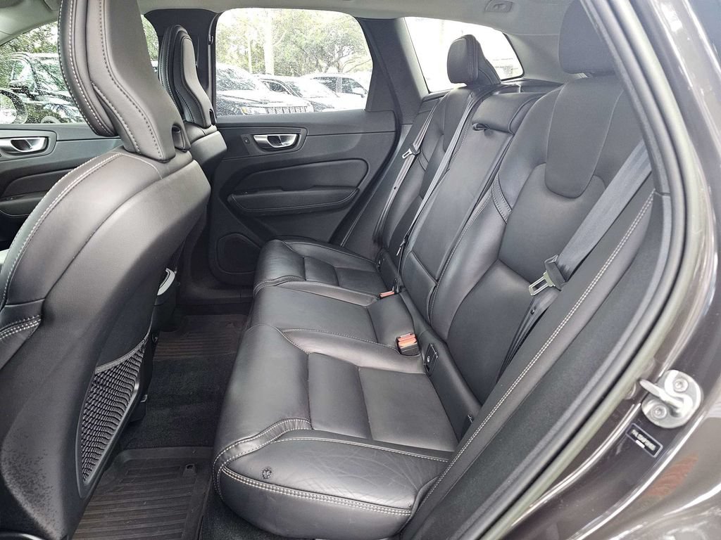 Certified 2023 Volvo XC60 B5 Ultimate w/ Climate Package FWD image 14