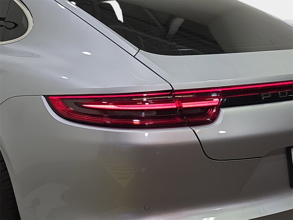 Used 2018 Porsche Panamera 4 image 36