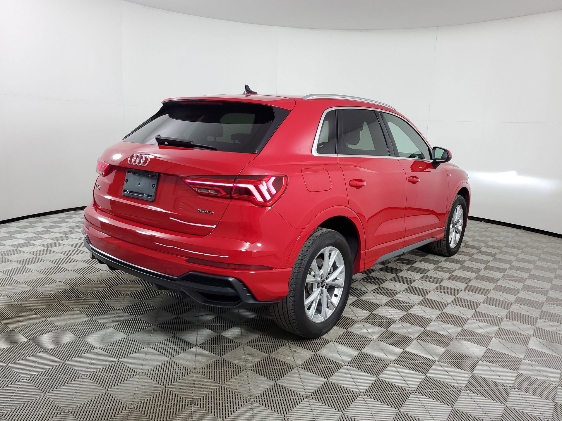 Certified 2022 Audi Q3 2.0T Premium w/ Convenience Package image 10