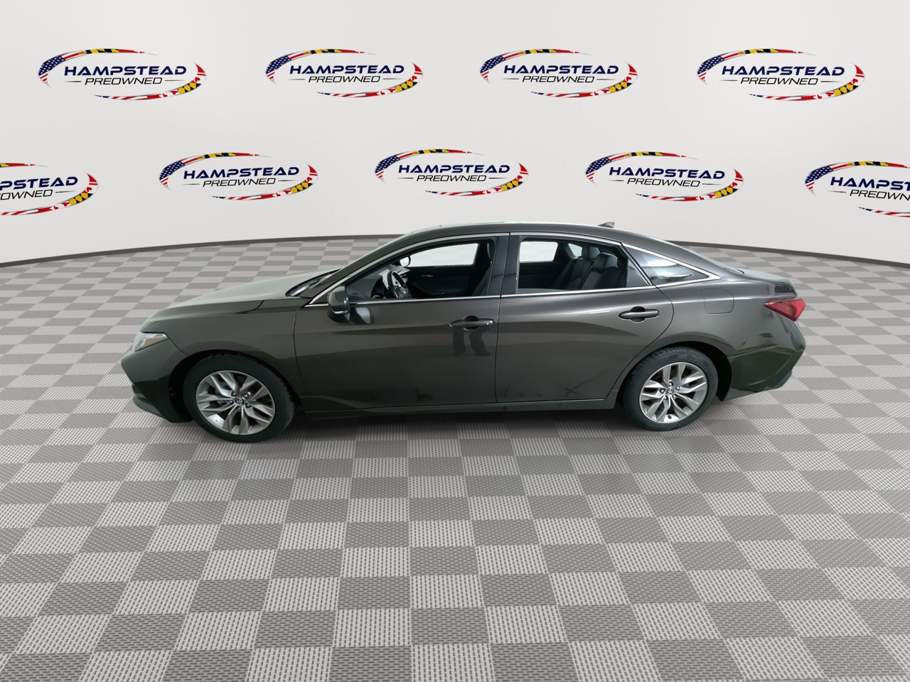 Used 2019 Toyota Avalon XLE w/ Moonroof Package image 5