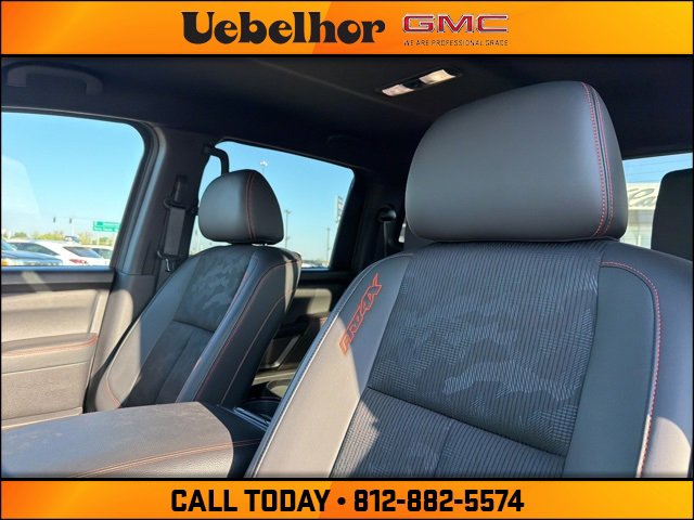 Used 2024 Nissan Titan PRO-4X image 22