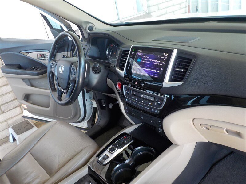 Used 2016 Honda Pilot Elite image 21