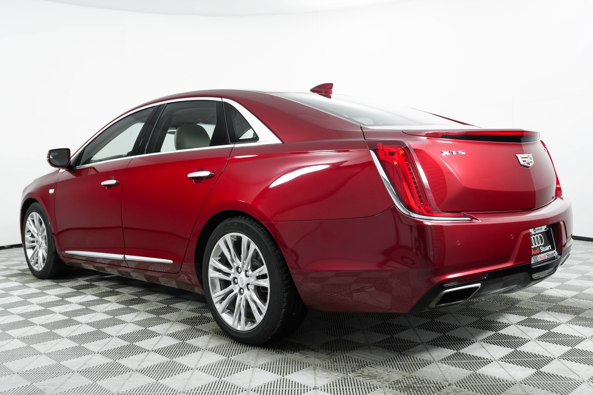 Used 2019 Cadillac XTS Luxury w/ Driver Awareness Package image 5