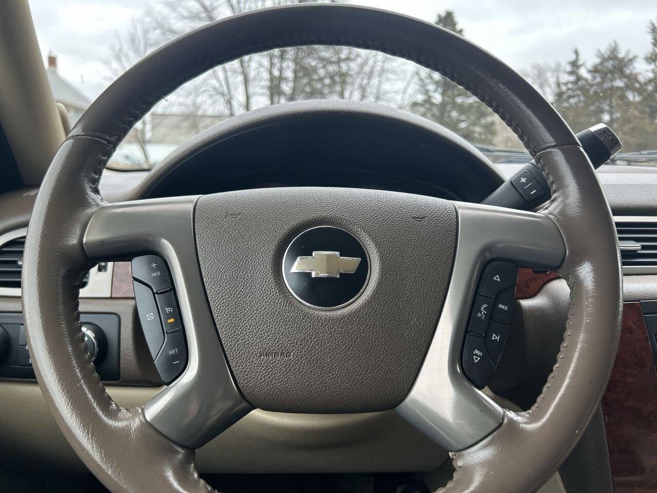 Used 2010 Chevrolet Tahoe LTZ image 12