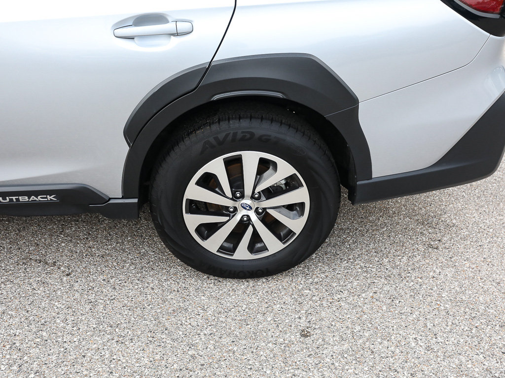 Used 2025 Subaru Outback Premium AWD/4WD image 4