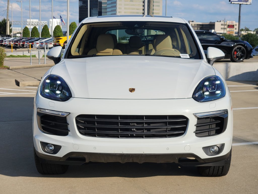 Used 2017 Porsche Cayenne AWD/4WD image 2