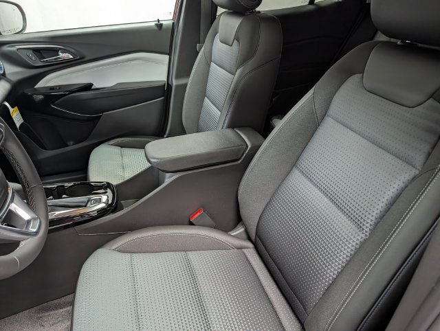 New 2026 Chevrolet Trax LT w/ Sunroof Package FWD image 10