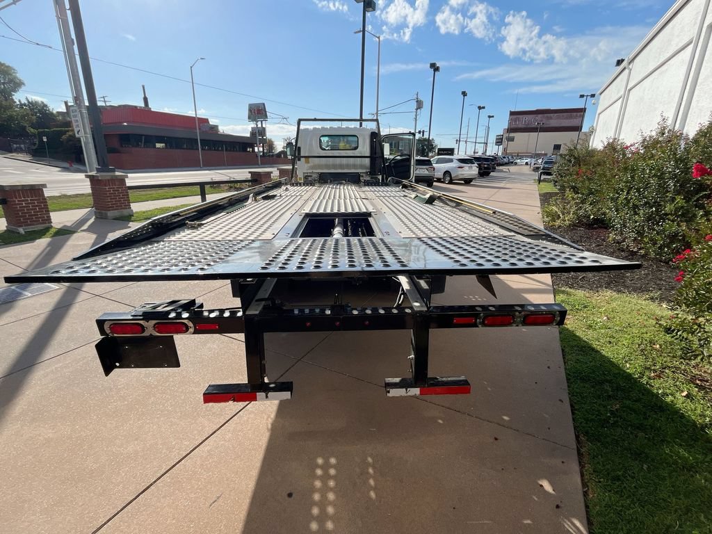 Used 2024 Chevrolet Low Cab Forward 5500XD RWD image 30