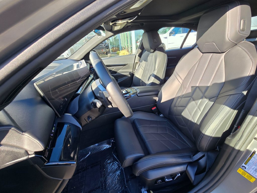 Used 2024 BMW 530i w/ M Sport Package RWD image 21