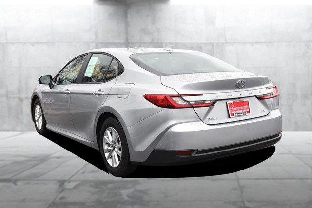 Used 2025 Toyota Camry LE image 7