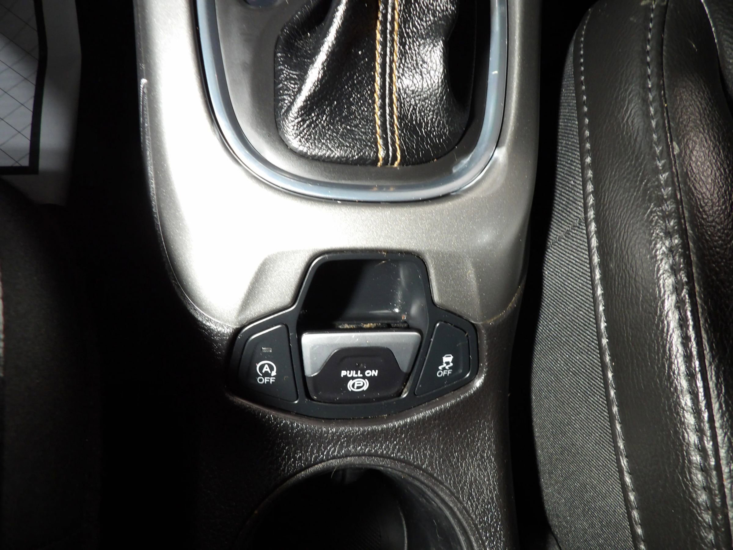 Used 2020 Jeep Compass Latitude AWD/4WD image 13