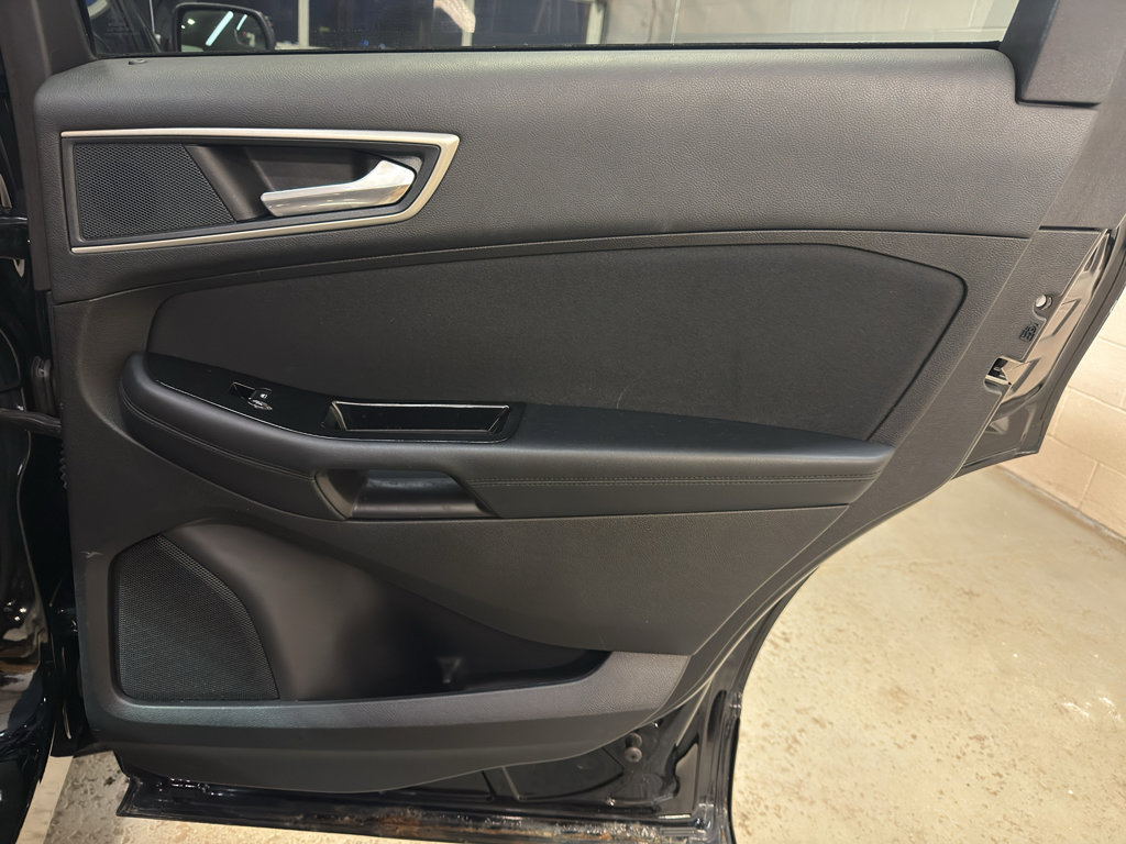 Used 2017 Ford Edge SEL AWD/4WD image 24