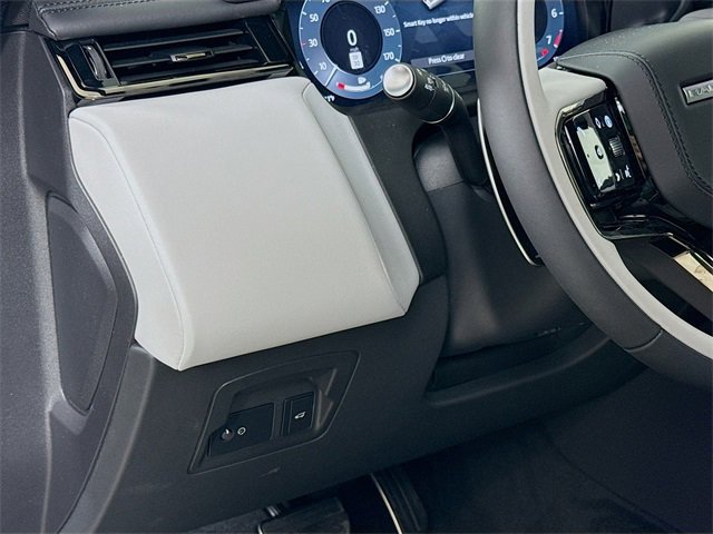 New 2026 Land Rover Range Rover Velar Dynamic SE image 10