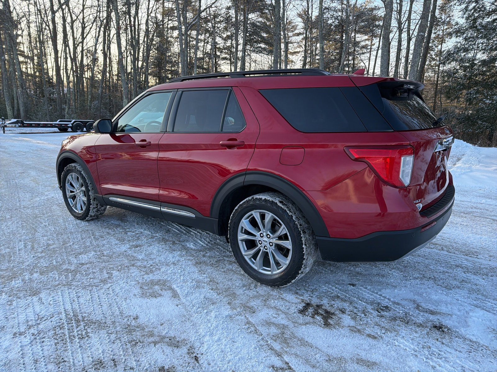 Used 2020 Ford Explorer XLT w/ Equipment Group 202A image 5