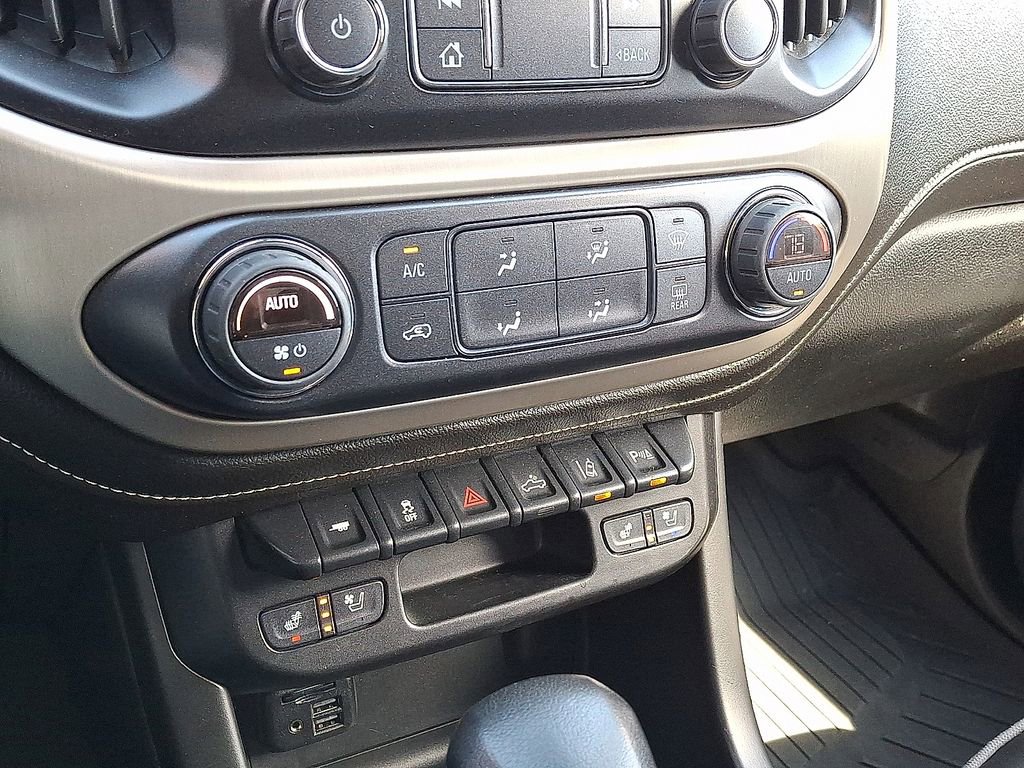 Used 2022 GMC Canyon Denali image 17