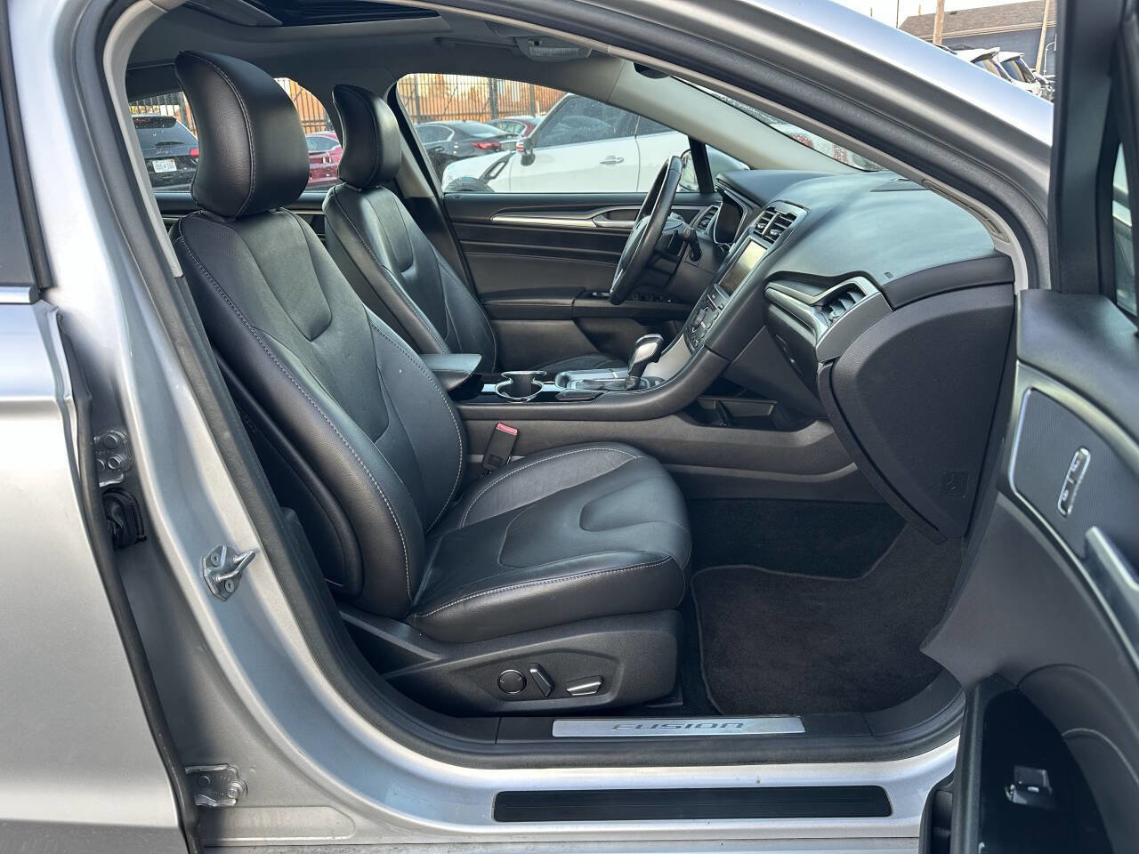 Used 2016 Ford Fusion Titanium image 40