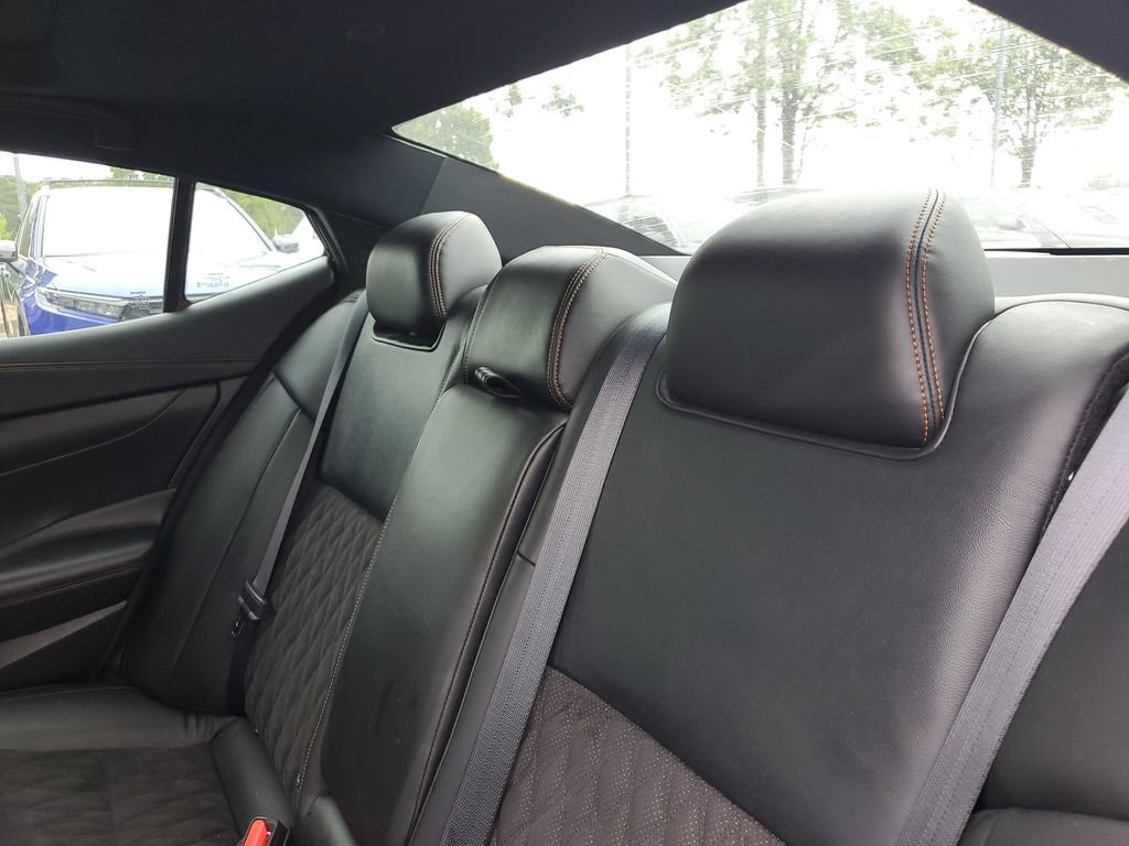 Used 2023 Nissan Maxima SR w/ Sport Mat Group FWD image 9